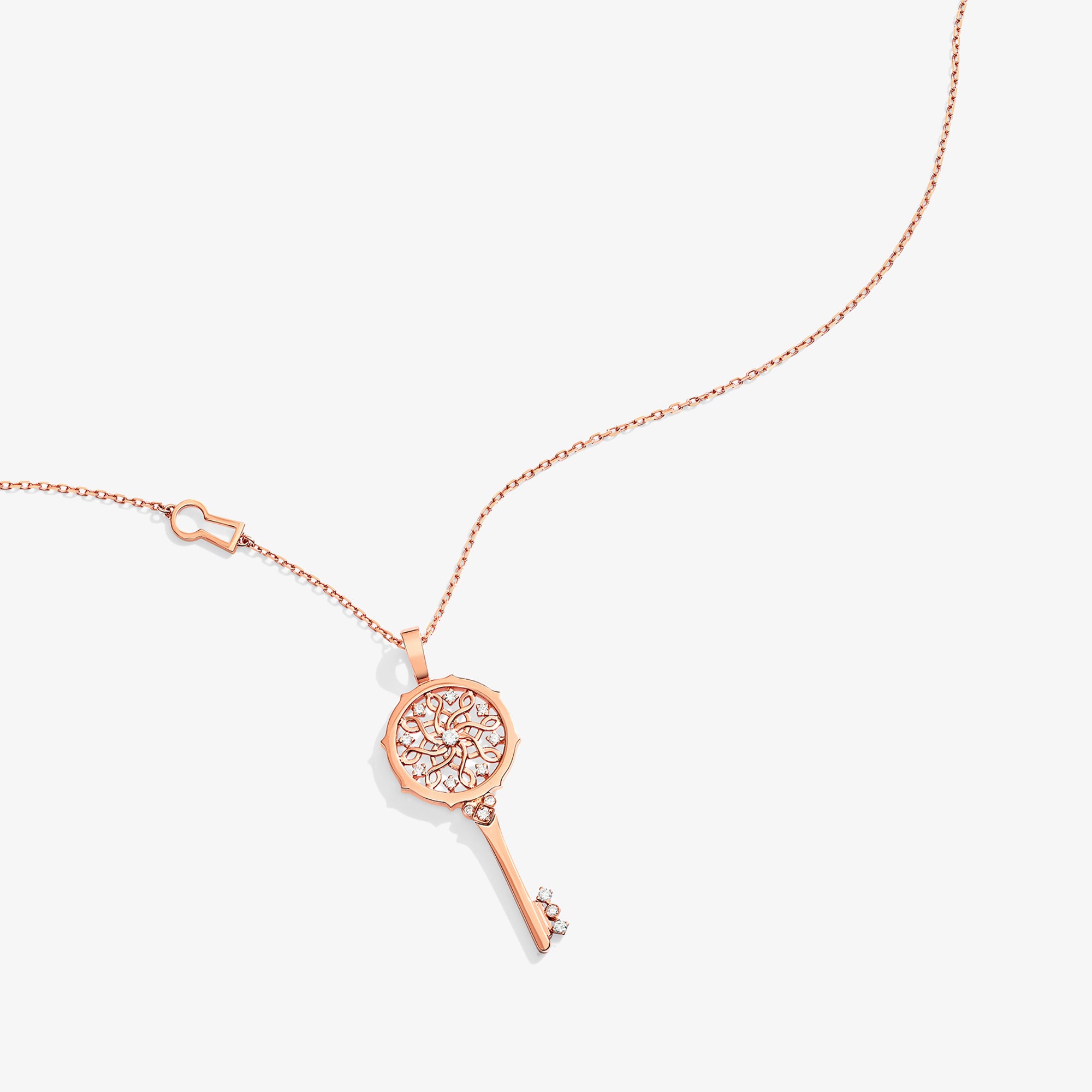 عقد مفتاح صغير الحجم من مجموعة مفتاح تراث