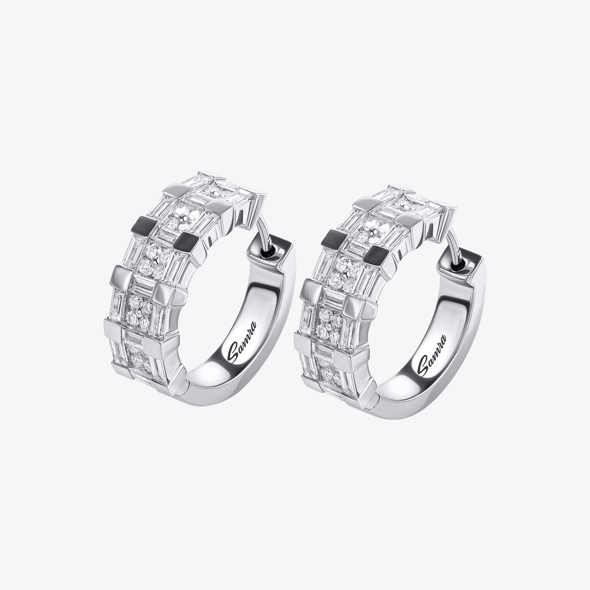 حلق دائري من الذهب الأبيض والماس من برق