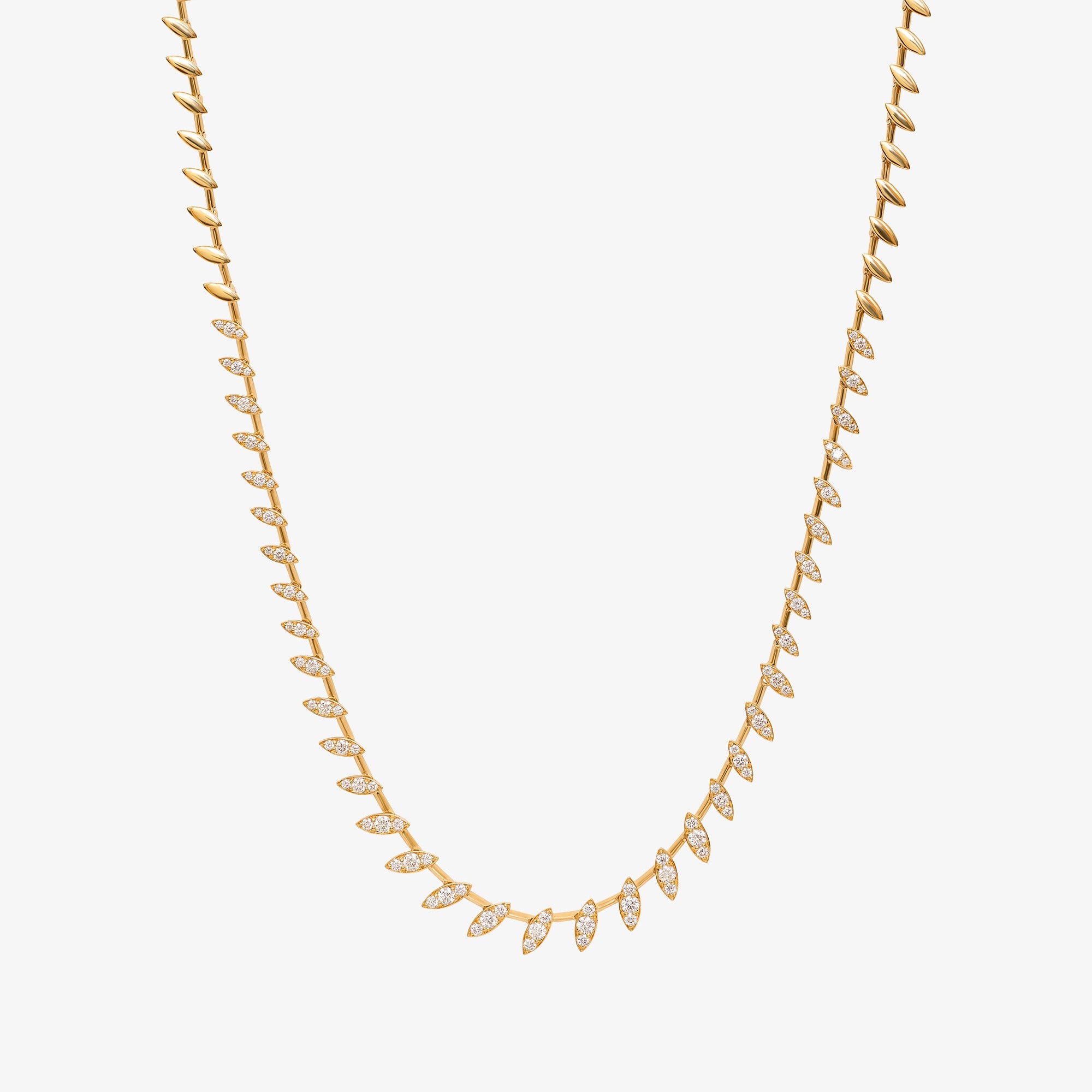 عقد ذهب أصفر مرصّع بماسات ماركيز من برق