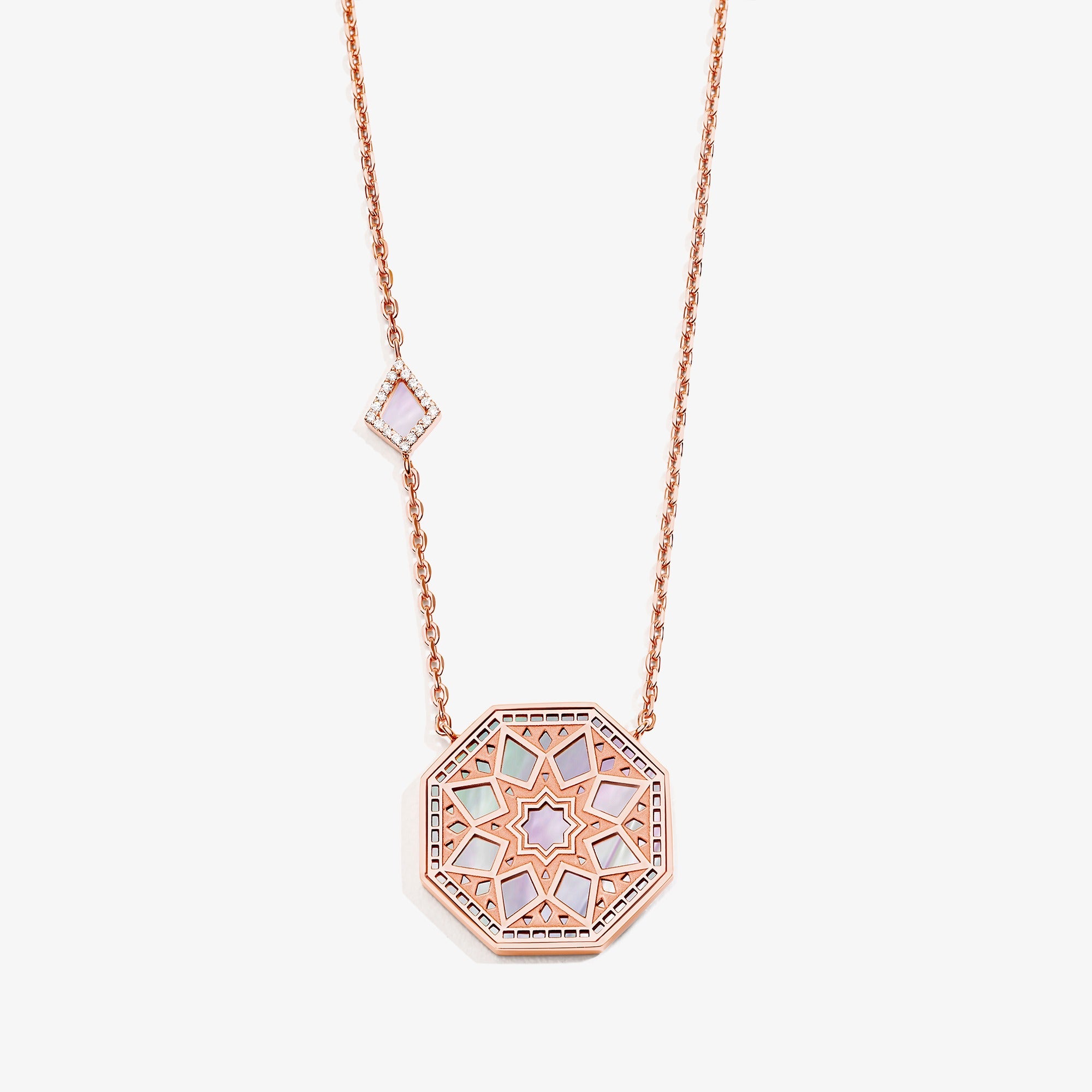 Classic Turath Medium Necklace