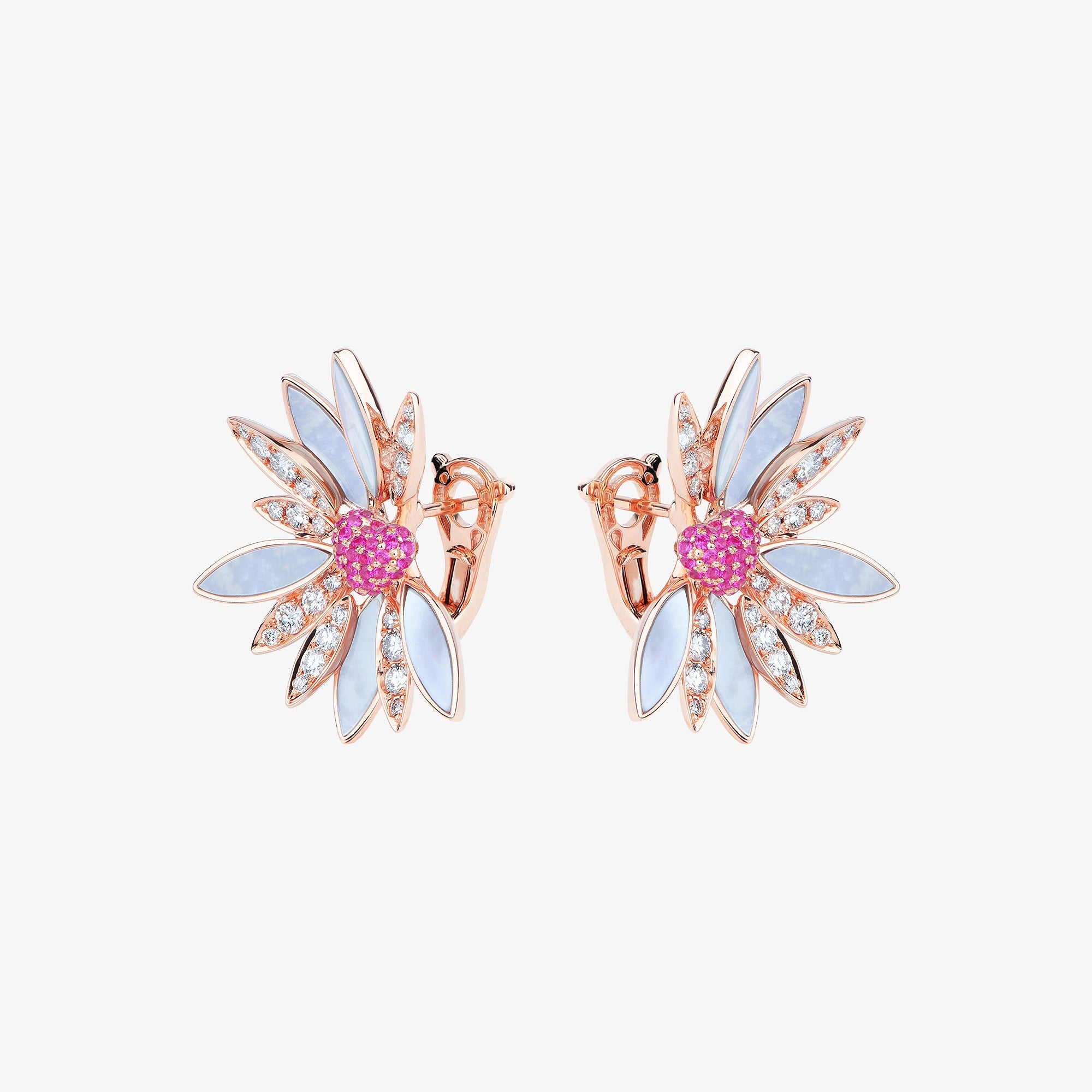 حلق من الياقوت الزهري والذهب الزهري من بتحبّ ما بتحبّ