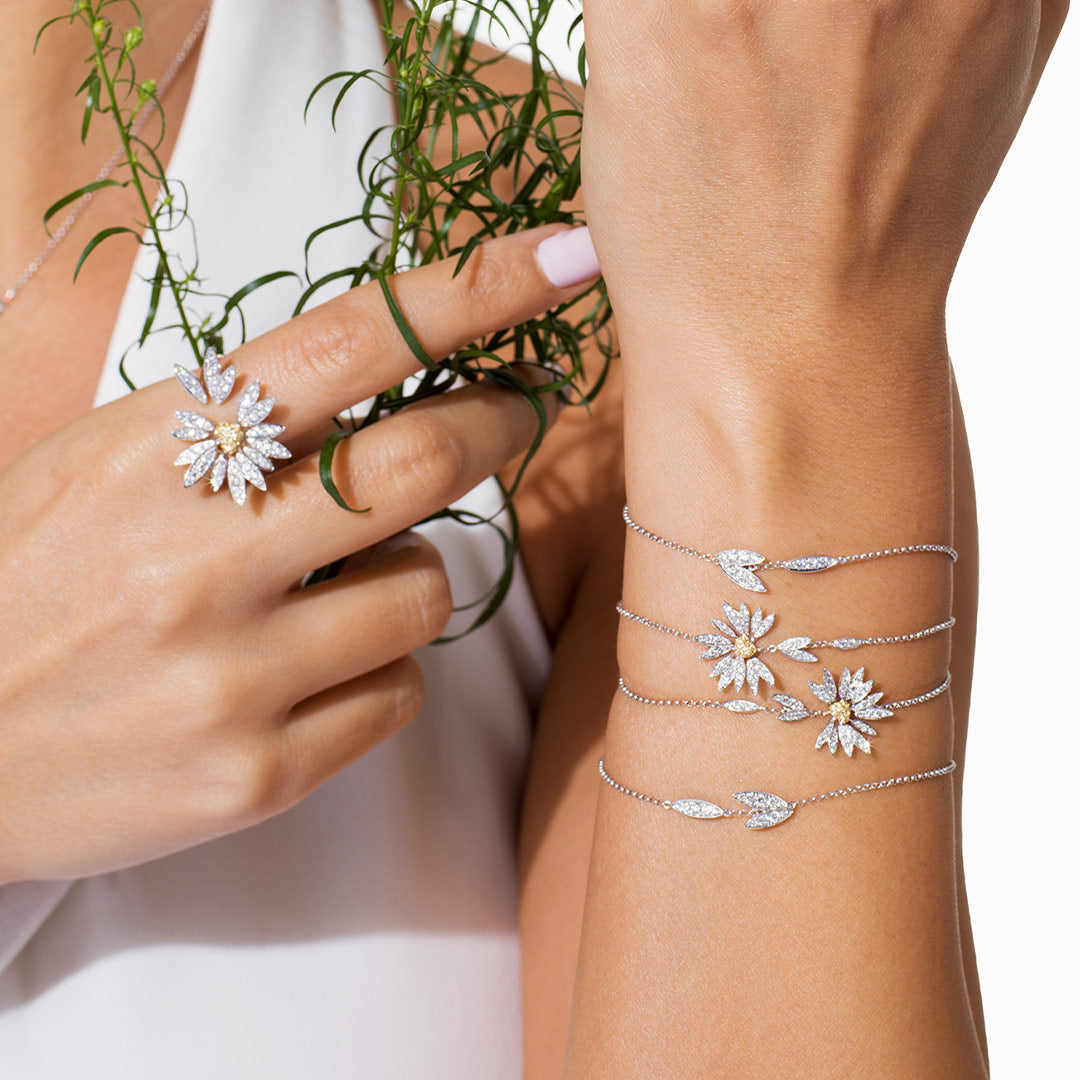 Love Me, Love Me Not Small Bracelet - Samra Jewellery - Diamond Jewellery - LOVE ME LOVE ME NOT