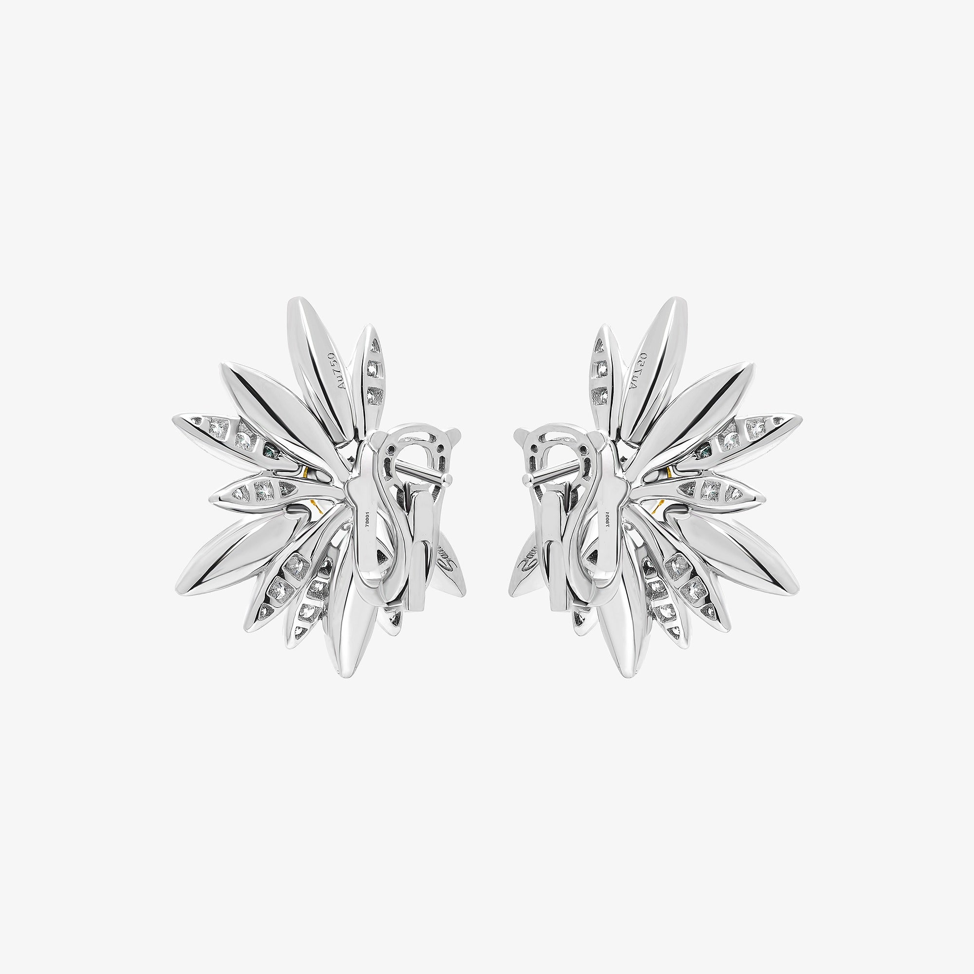 حلق من الياقوت الأصفر والذهب الأبيض من بتحبّ ما بتحبّ