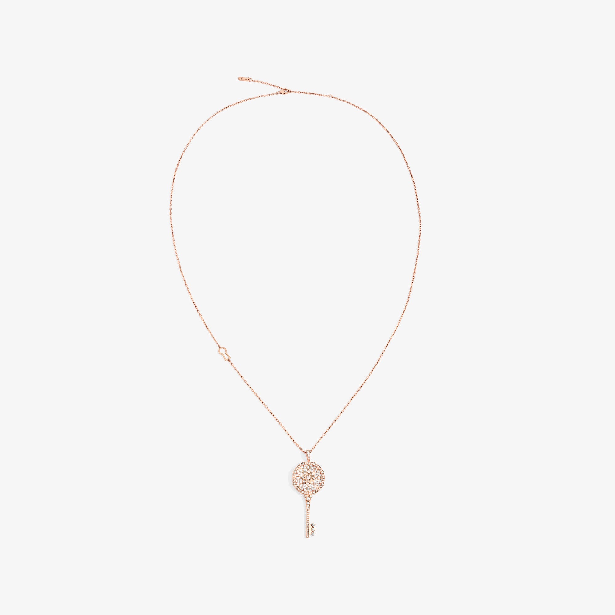 عقد مفتاح كبير من مجموعة مفتاح تراث