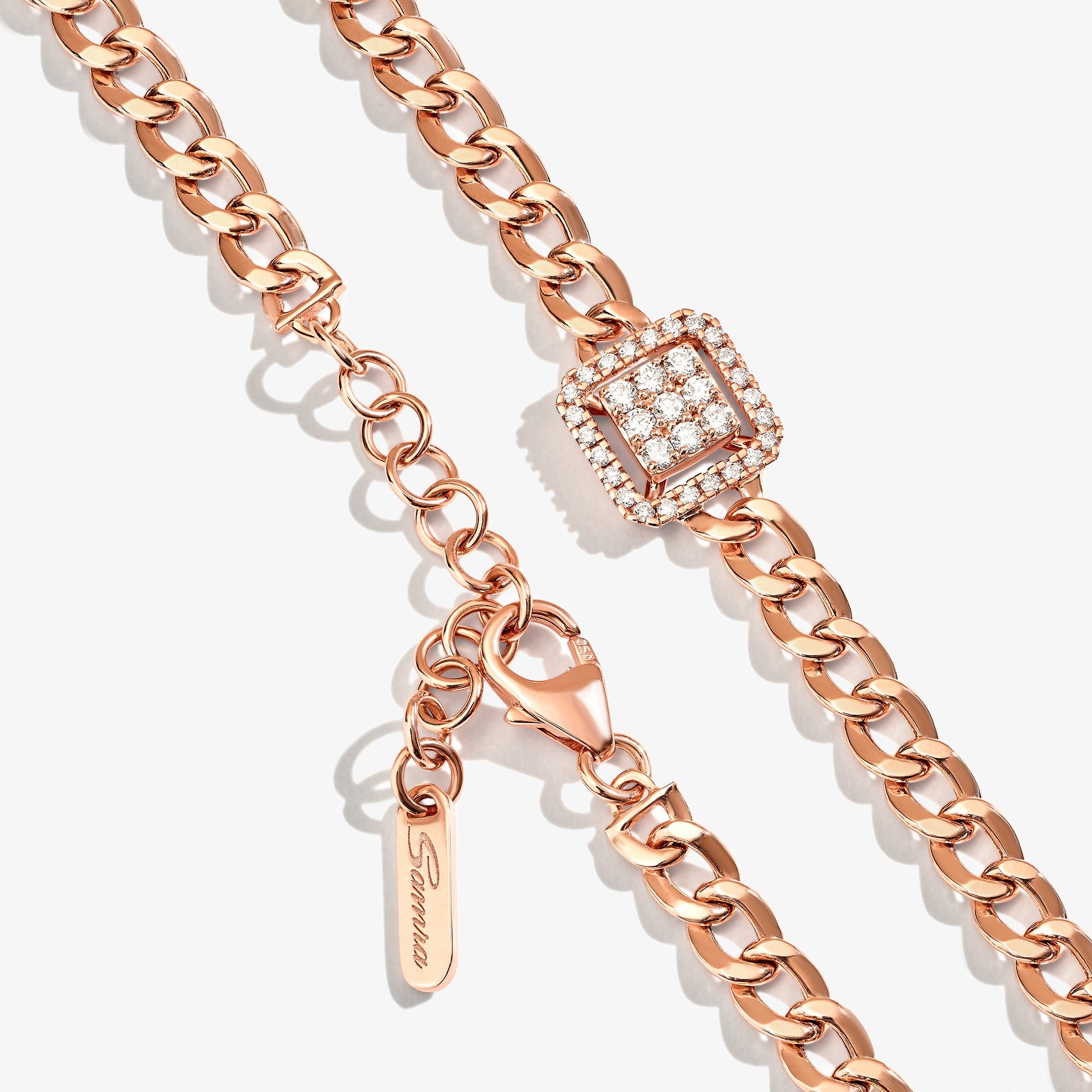 سوار بماسة مربعة من مجموعة قوة