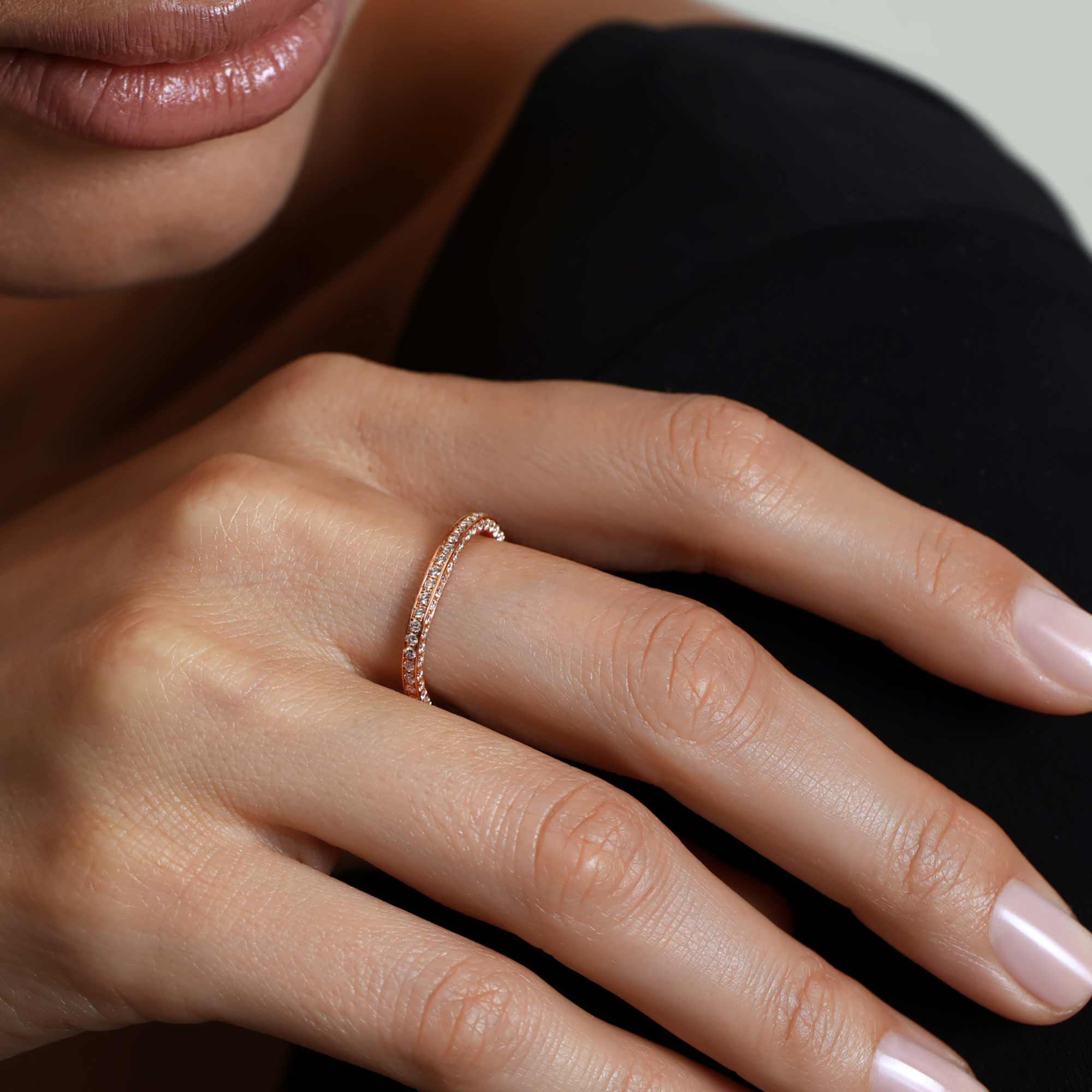 خاتم ماسي من الذهب الزهري من ودّ