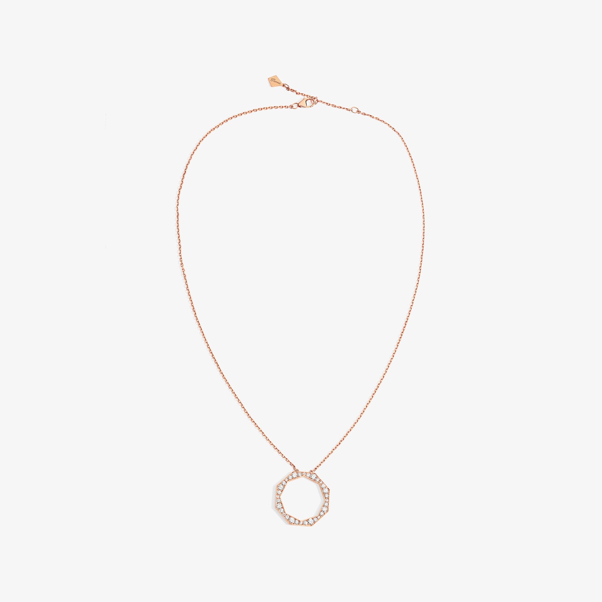 عقد كبير من الماس من برواز تراث