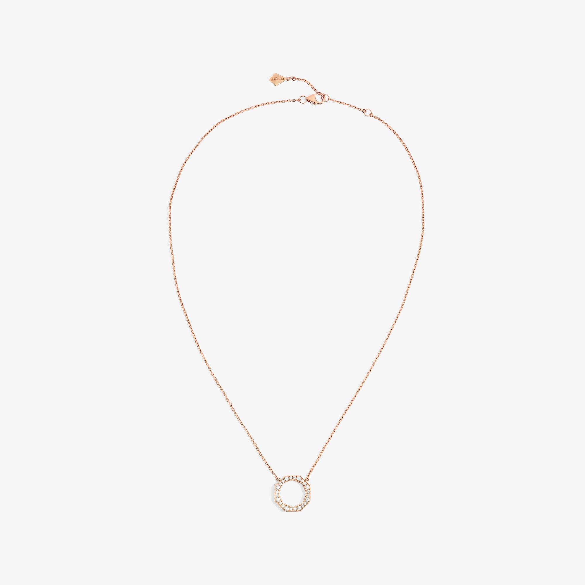 عقد من الماس من برواز تراث