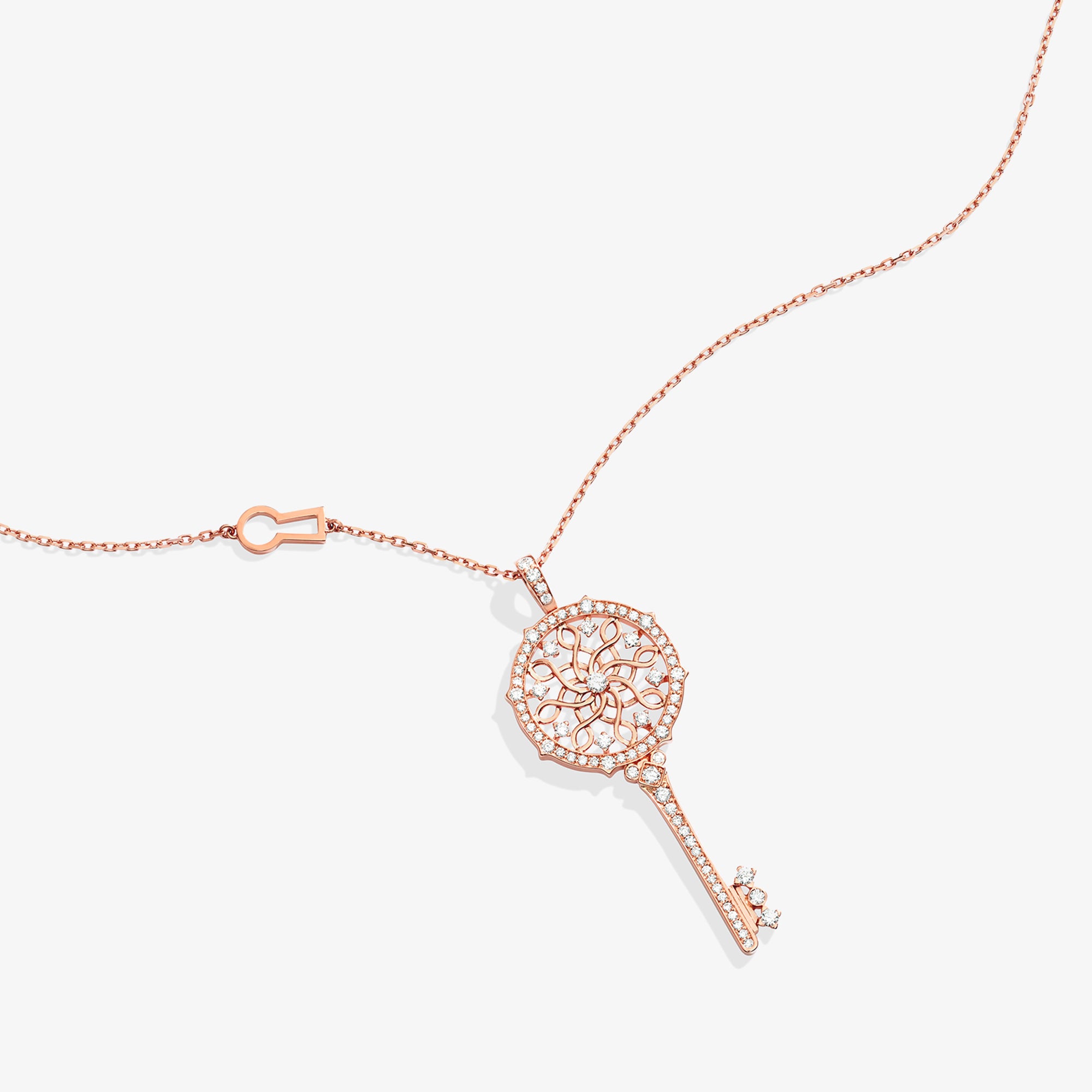 عقد مفتاح متوسط الحجم من مجموعة مفتاح تراث