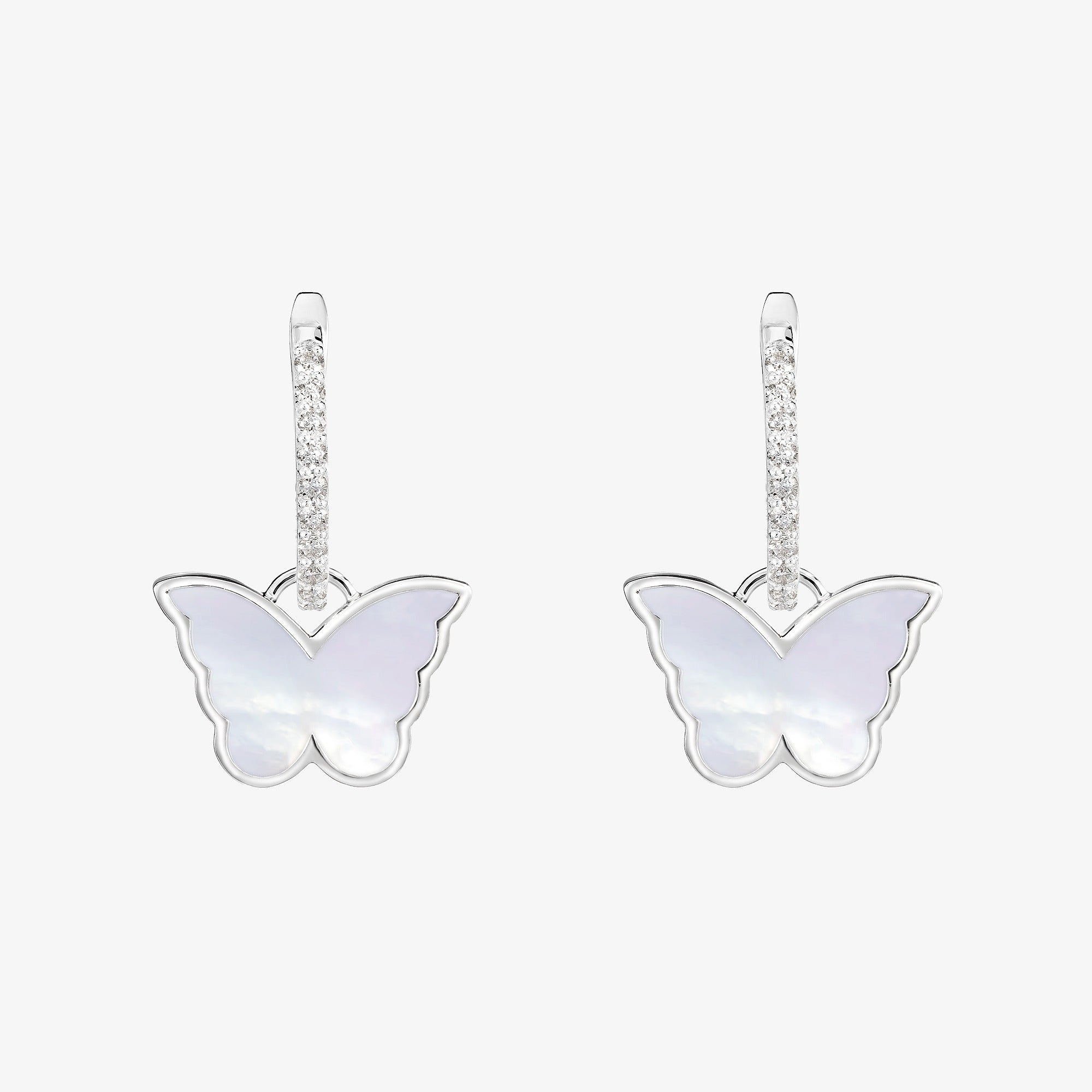 حلق صغير قلاّب كلاسيكي على شكل فراشة من الذهب الأبيض والماس