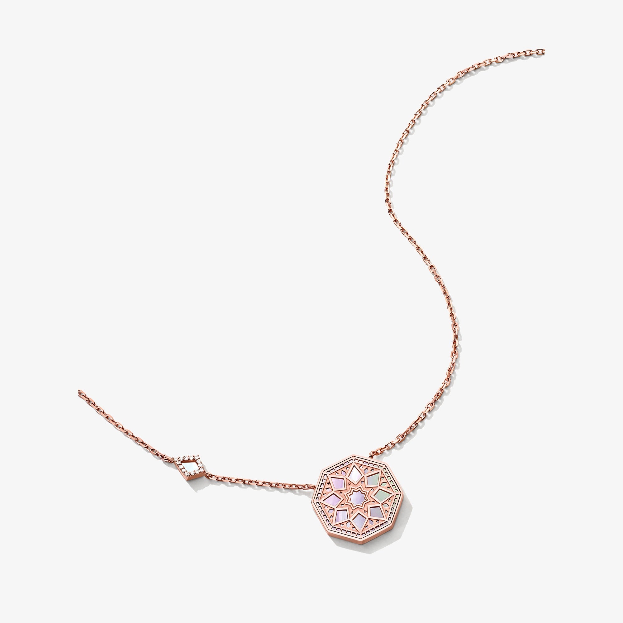 عقد صغير من مجموعة كلاسيك تراث