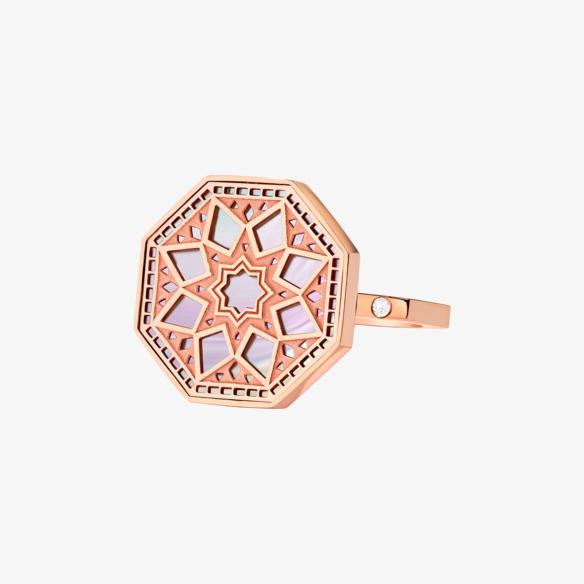 خاتم صغير الحجم من مجموعة كلاسيك تراث