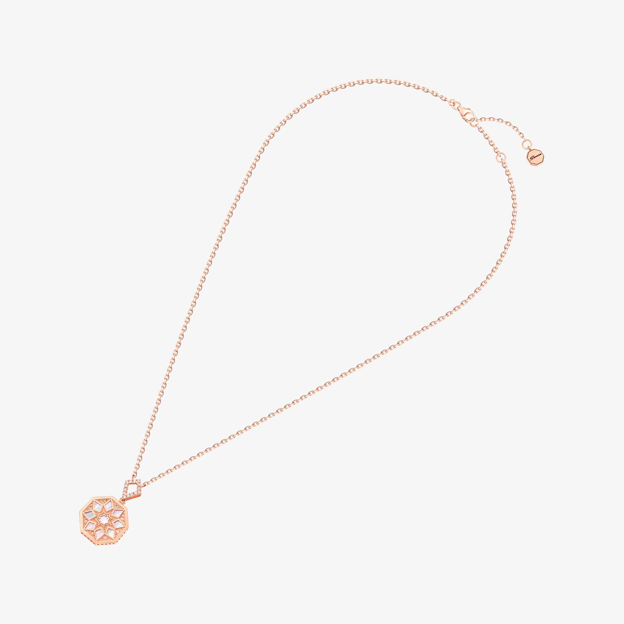 عقد صغير من مجموعة كلاسيك تراث