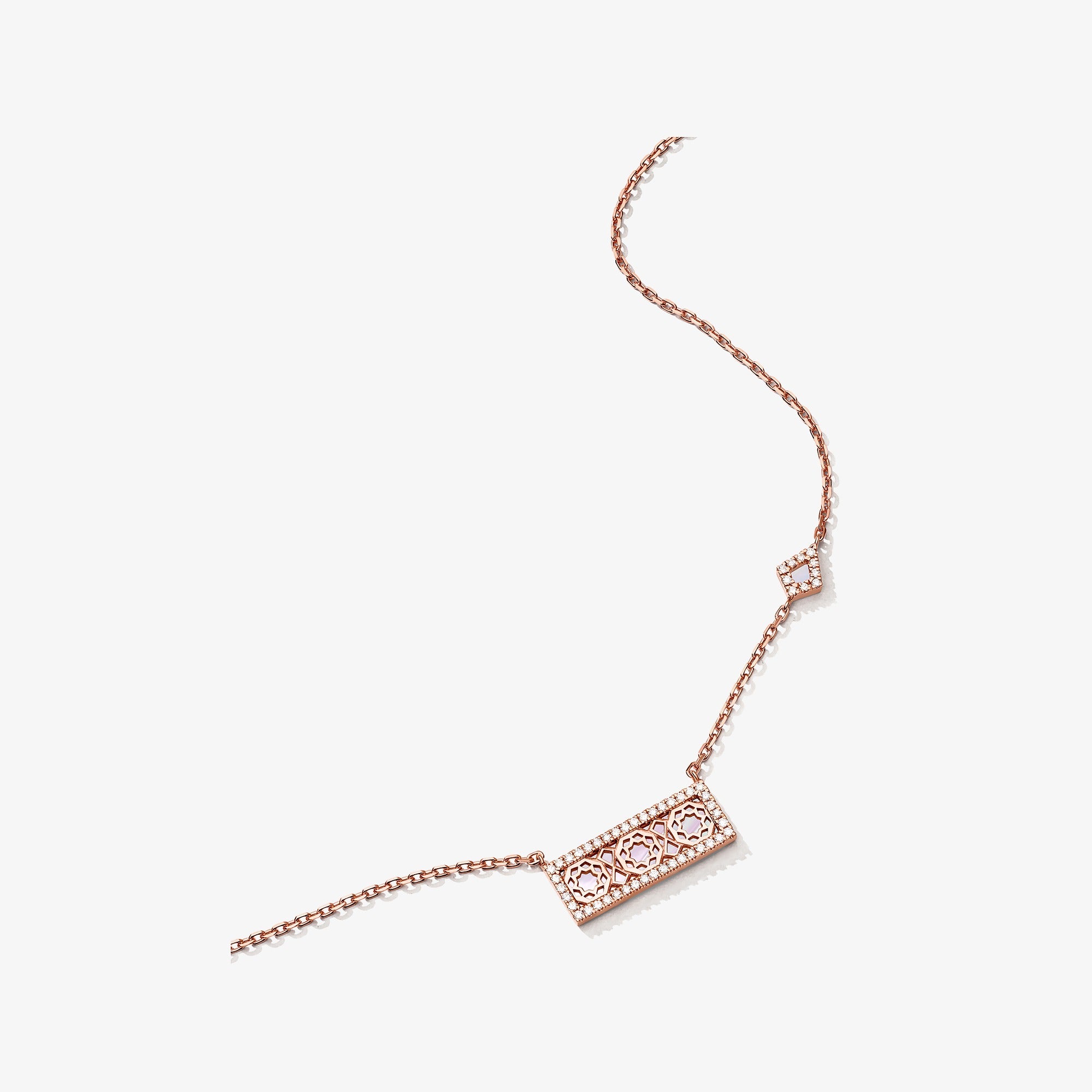 عقد ماسي صغير من مجموعة عود تراث