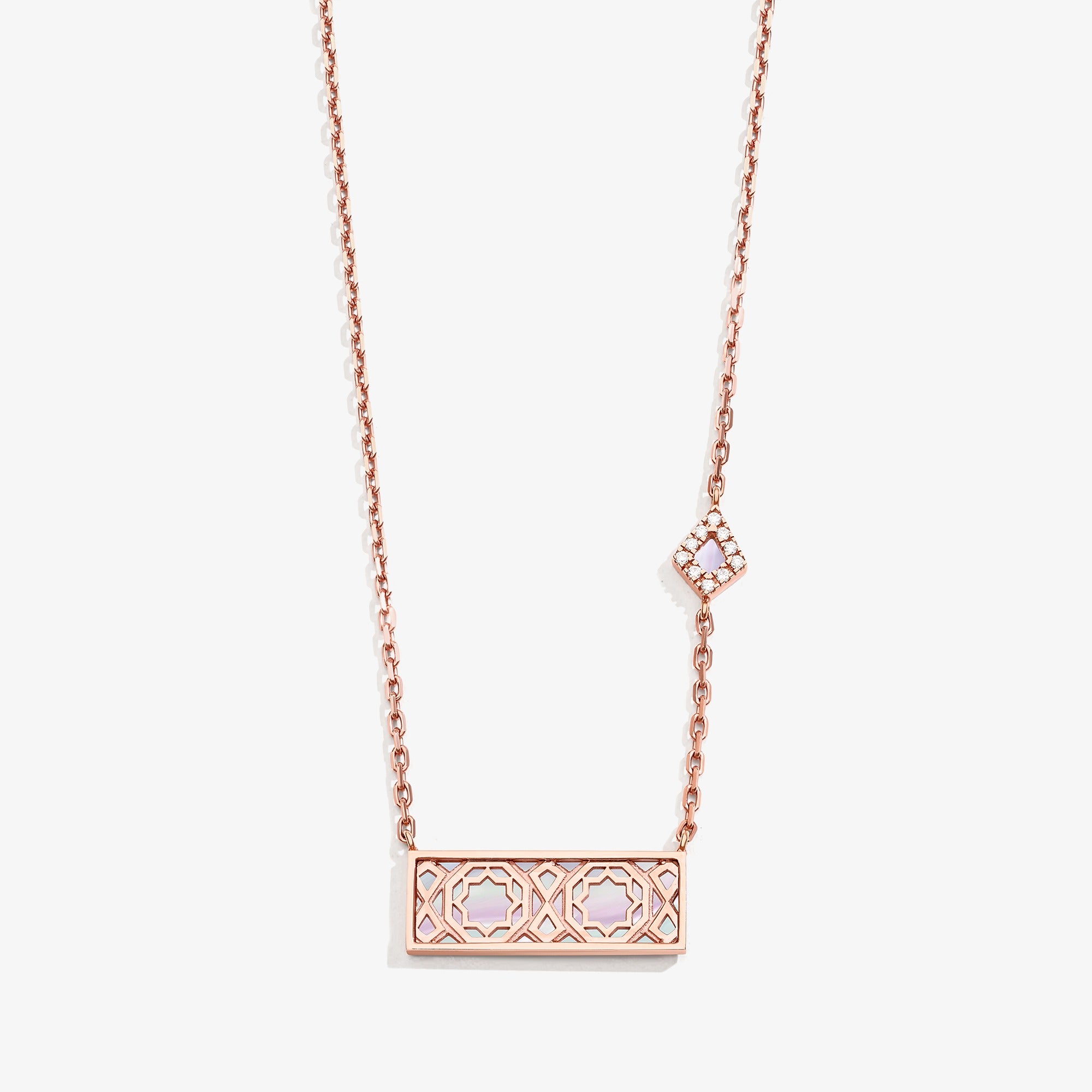 عقد صغير من مجموعة عود تراث