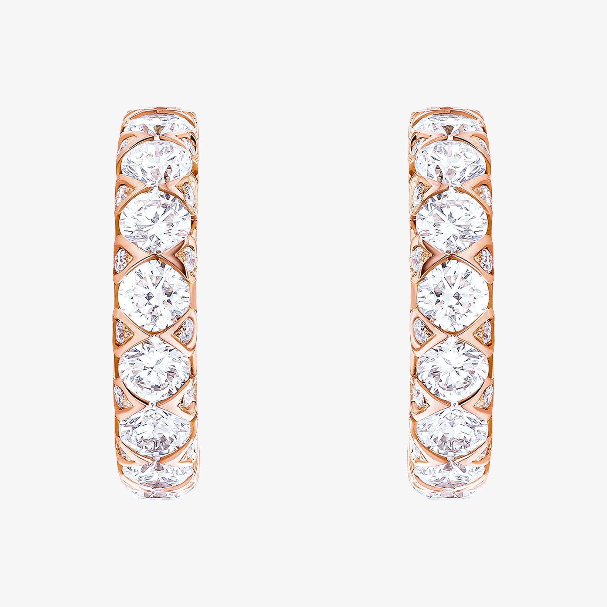 حلق دائري ماسي من الذهب الزهري من ثلج