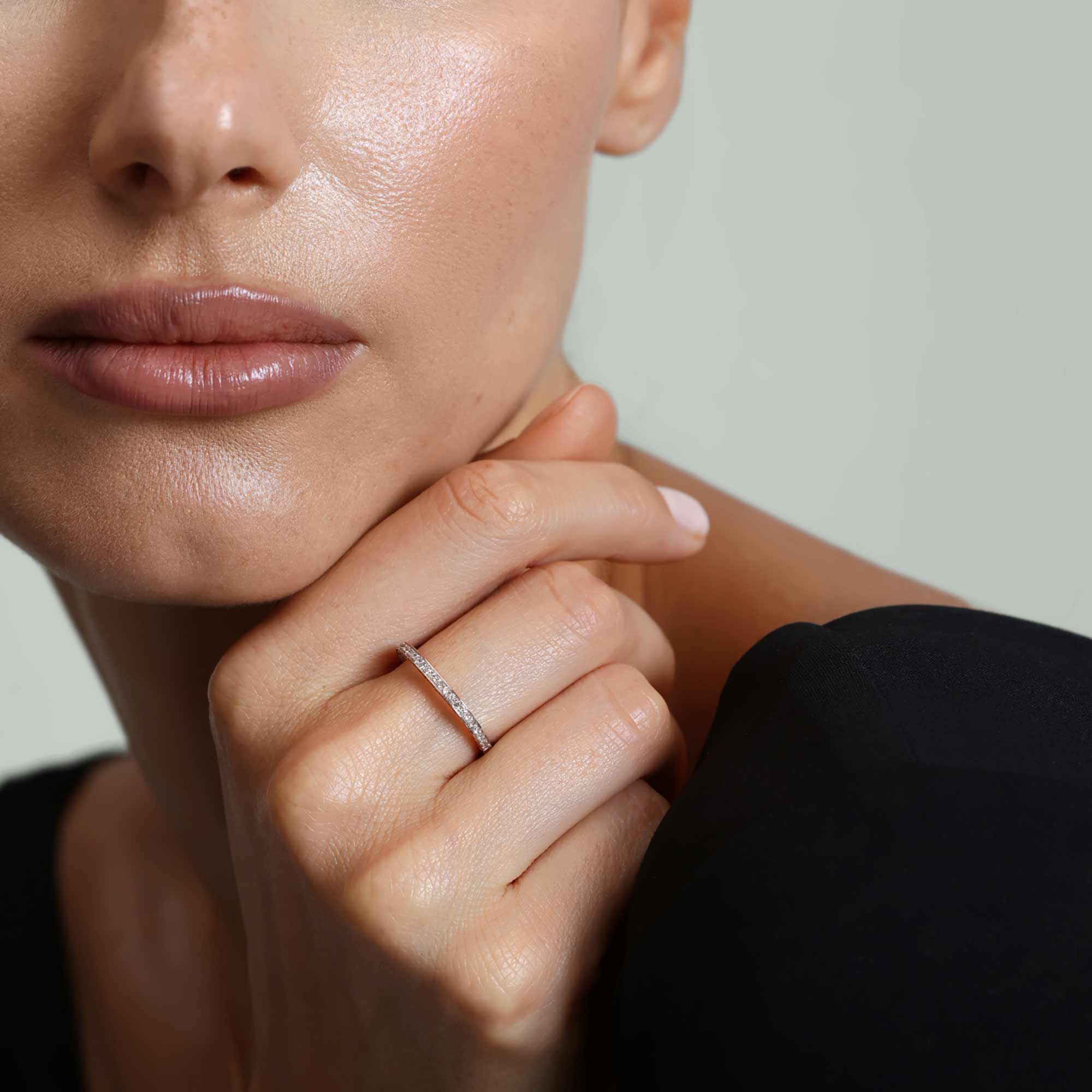 خاتم ماسي من الذهب الابيض من ودّ